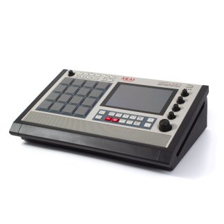 Akai Live 2 mpc stand design to look like vintage mpcs like the 3000 and 60 and 60ii.